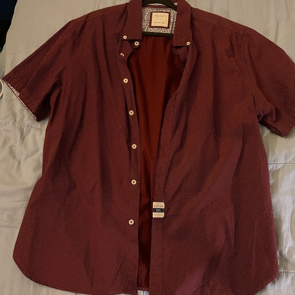 Denim & Flowers button up. Size 2X.Red - Picture 3 of 3